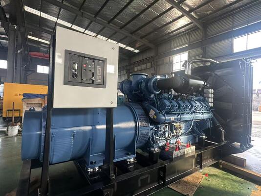 Bom preço. Confiável Yuchai 2000KVA/1600KW Set de gerador a diesel de tipo aberto - Solução de energia industrial pesada on-line